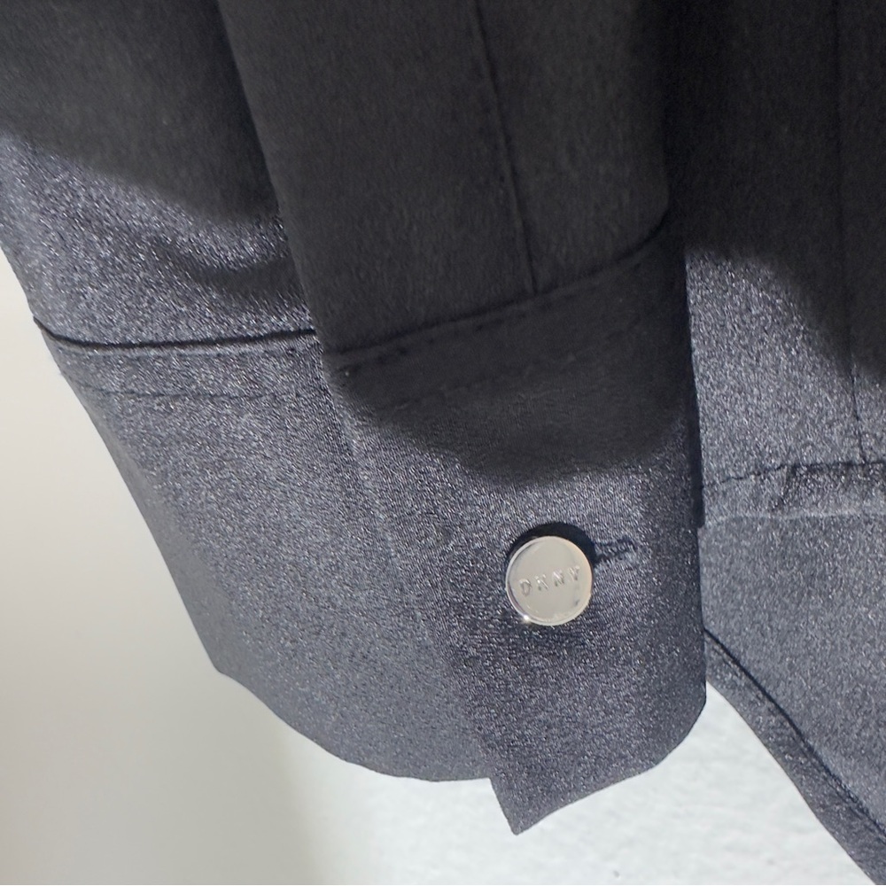 DKNY Black Long Sleeve Blouse XS – Button Down Office Work Shirt Career Top - Picture 6 of 6